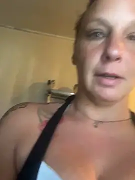 Everlyrose27 online show from September 17, 2025, 2:19 pm