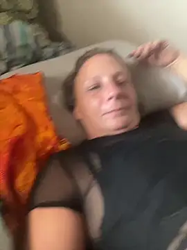 Everlyrose27 online show from October 7, 2025, 4:30 pm