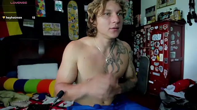 Tom Krakow online show from November 1, 2025, 6:24 pm