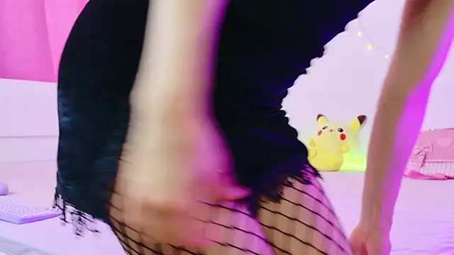 Violet Veliya online show from April 24, 2026, 2:19 pm