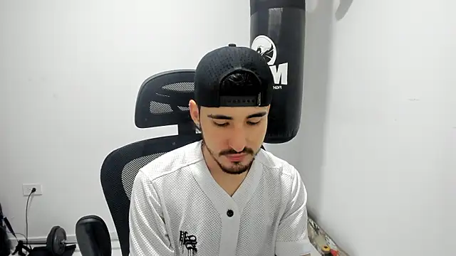 DmitriSanders online show from September 12, 2025, 7:02 pm