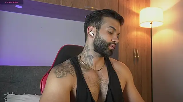 Snapshot of MarkHazze chatting on February 17, 2026, 11:46 pm MarkHazze online show from February 17, 2026, 11:46 pm