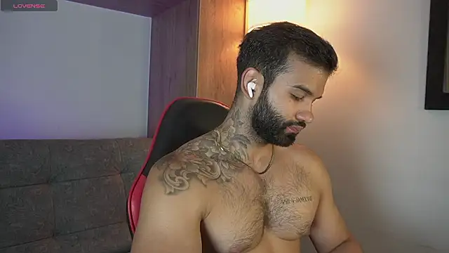 MarkHazze online show from March 10, 2026, 11:42 pm