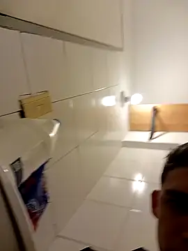 sebaspenegrande2002 online show from April 14, 2026, 10:59 pm