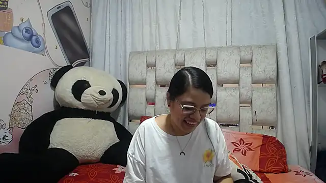 KEYRA-MILLER- online show from February 1, 2026, 2:43 am