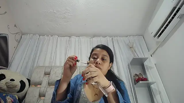 KEYRA-MILLER- online show from February 17, 2026, 2:20 am