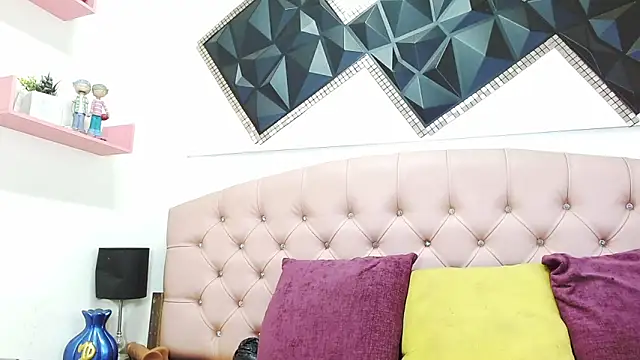 andrea safeira doll online show from April 13, 2026, 3:05 pm