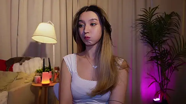 Sarasuo1 online show from March 3, 2025, 12:39 pm