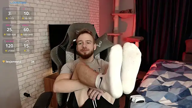 LeoPaulini online show from December 25, 2024, 11:43 am