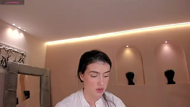 PaulinaSantos  online show from February 1, 2026, 5:44 pm