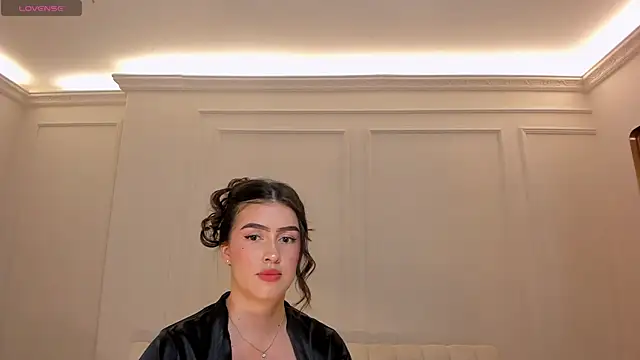 Snapshot of PaulinaSantos_ chatting on June 24, 2026, 7:22 pm PaulinaSantos online show from June 24, 2026, 7:22 pm