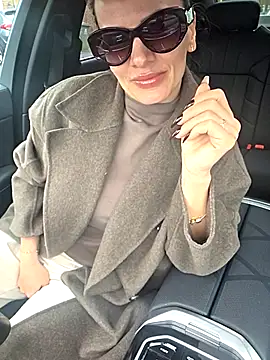 SweetMonicaUK online show from February 19, 2026, 10:12 am