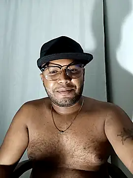 Snapshot of dave_banks chatting on January 6, 2025, 6:25 am dave banks online show from January 6, 2025, 6:25 am