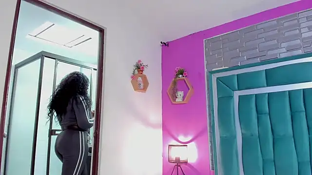 LORENSCOLLINS online show from December 19, 2025, 7:49 pm