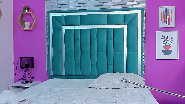 LORENSCOLLINS online show from February 28, 2026, 12:38 pm