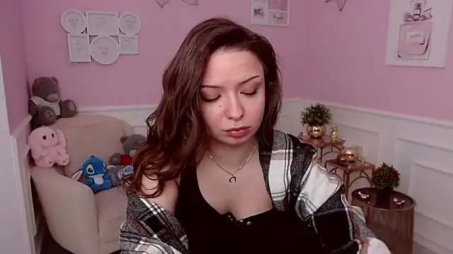 LucySkilar online show from March 15, 2026, 5:36 am