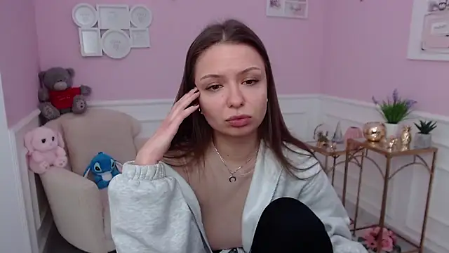 Snapshot of LucySkilar chatting on January 16, 2026, 6:06 am LucySkilar online show from January 16, 2026, 6:06 am