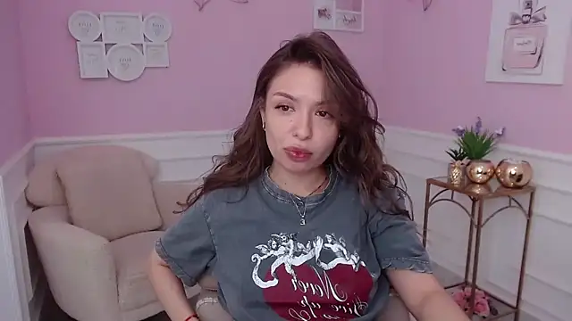 LucySkilar online show from September 29, 2025, 4:19 am