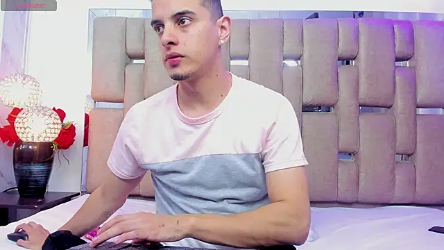 Maximo   online show from September 9, 2025, 12:36 pm