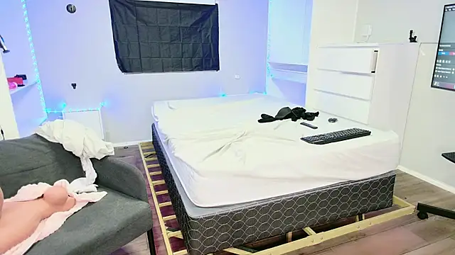 Snapshot of THICKwithDICKK chatting on February 23, 2025, 8:06 am THICKwithDICKK online show from February 23, 2025, 8:06 am