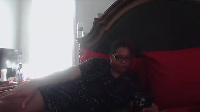 ebonyred online show from January 13, 2026, 2:54 pm