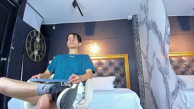 AgarEvans online show from October 29, 2025, 3:38 am