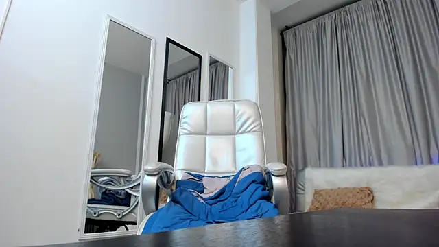 mariiana murillo01 online show from March 1, 2025, 7:08 am