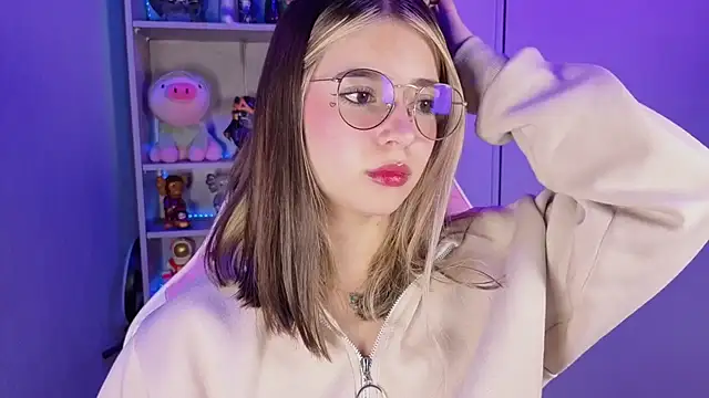 EmilyMiller  online show from October 15, 2025, 4:48 pm