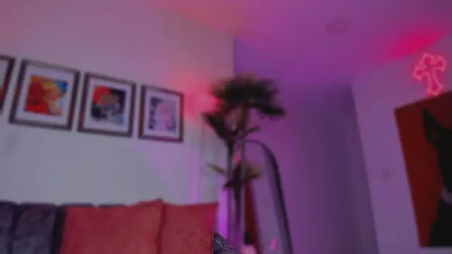 Taylor  foxxx online show from September 19, 2025, 5:11 am