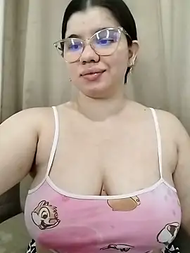 Snapshot of Danzel1105 chatting on March 1, 2026, 11:32 am Danzel1105 online show from March 1, 2026, 11:32 am