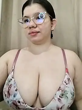 Snapshot of Danzel1105 chatting on February 8, 2026, 12:47 pm Danzel1105 online show from February 8, 2026, 12:47 pm