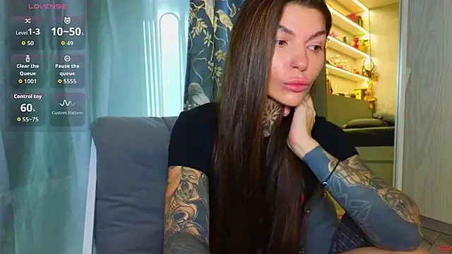 tattooedBabyy online show from April 5, 2026, 9:16 am