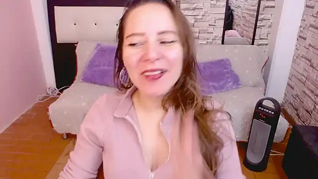 camila delarosa online show from March 31, 2026, 12:51 pm