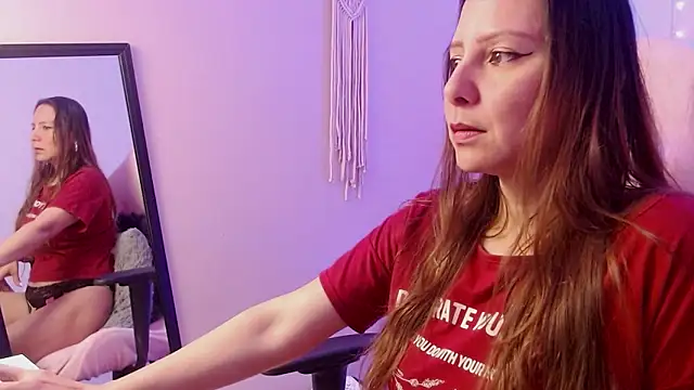 camila delarosa online show from June 15, 2026, 1:55 pm