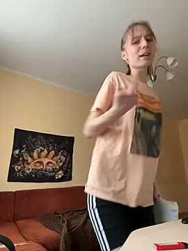 Snapshot of Crayzy_Luv chatting on February 10, 2025, 10:20 am Crayzy Luv online show from February 10, 2025, 10:20 am