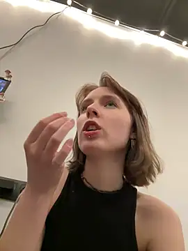 Snapshot of Crayzy_Luv chatting on December 24, 2024, 8:49 pm Crayzy Luv online show from December 24, 2024, 8:49 pm