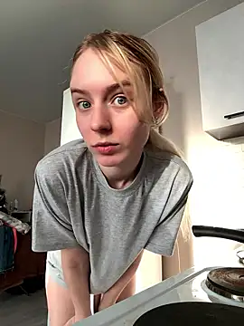 Snapshot of Crayzy_Luv chatting on January 14, 2026, 10:19 am Crayzy Luv online show from January 14, 2026, 10:19 am