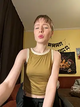 Snapshot of Crayzy_Luv chatting on March 5, 2025, 7:17 pm Crayzy Luv online show from March 5, 2025, 7:17 pm