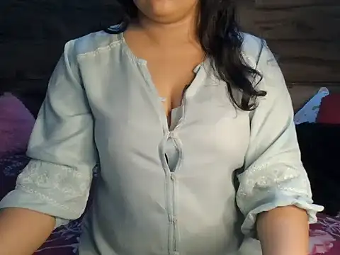 Trezza online show from March 22, 2025, 7:42 pm