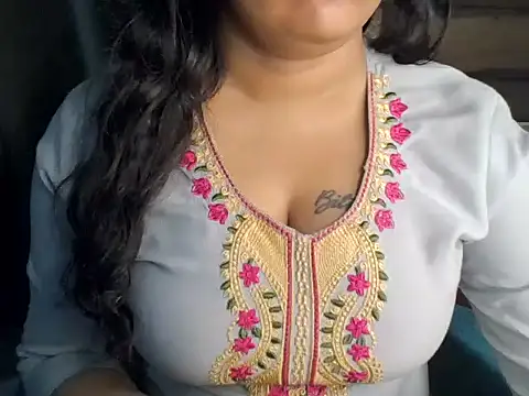 Trezza online show from October 17, 2025, 8:21 pm