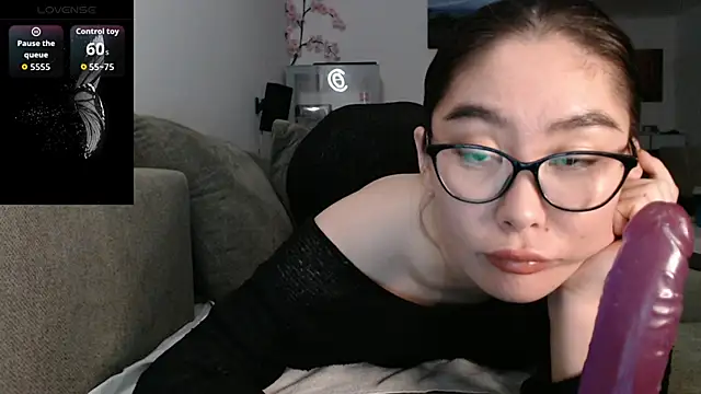 Kunimitsuu  online show from October 16, 2025, 10:40 pm