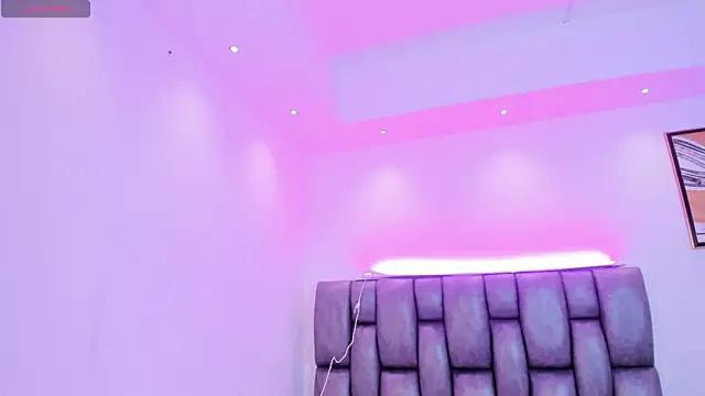 martina mancini online show from December 20, 2025, 12:08 pm