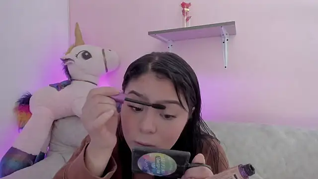 Oriana Guzman online show from May 17, 2026, 7:41 am