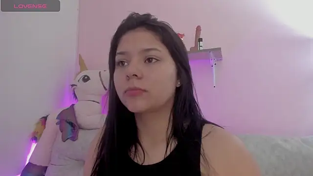 Oriana Guzman online show from May 11, 2026, 6:04 am