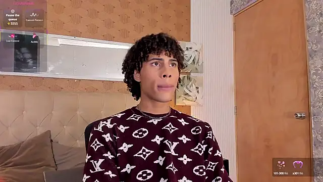 kleo helenos online show from October 2, 2025, 9:18 pm