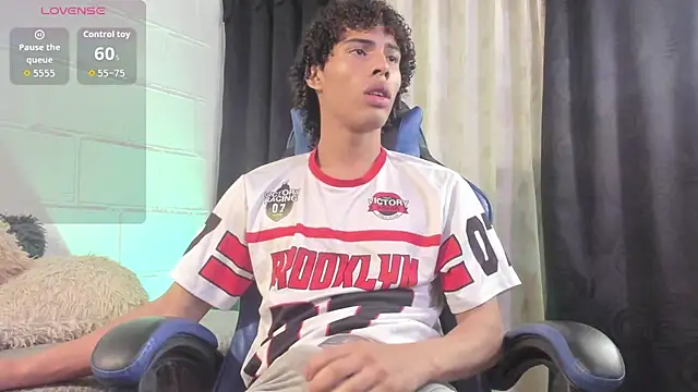 kleo helenos online show from November 5, 2025, 3:42 am