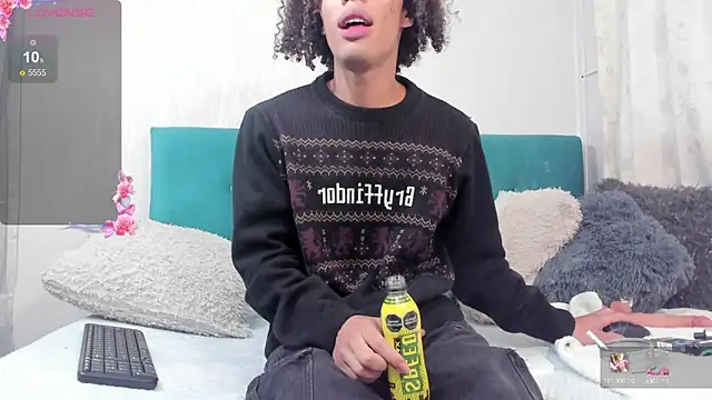 kleo helenos online show from February 25, 2025, 2:58 am