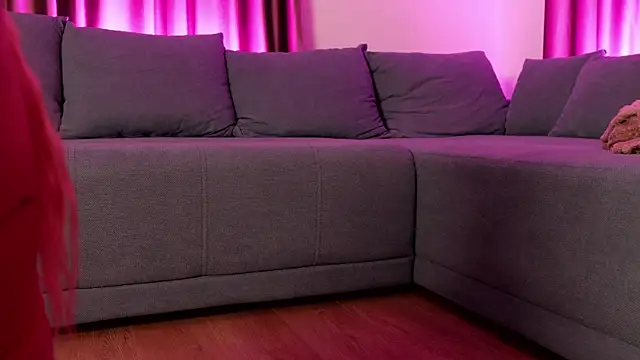 BaayBee   online show from November 13, 2025, 9:08 pm