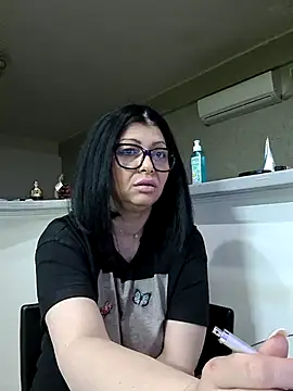 Milf Abigail online show from April 18, 2026, 1:41 am