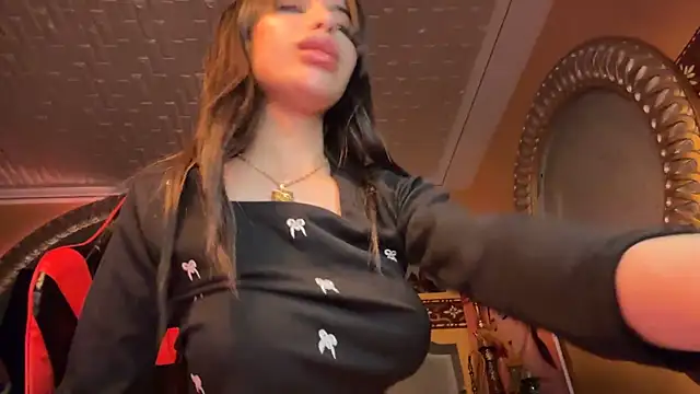 Snapshot of ORLA86 chatting on March 12, 2025, 10:39 pm ORLA86 online show from March 12, 2025, 10:39 pm